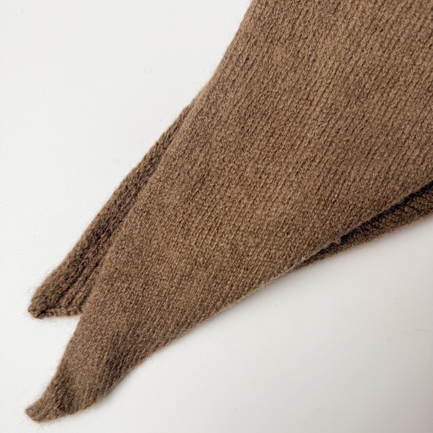 WOOL TRIANGLE Scarf