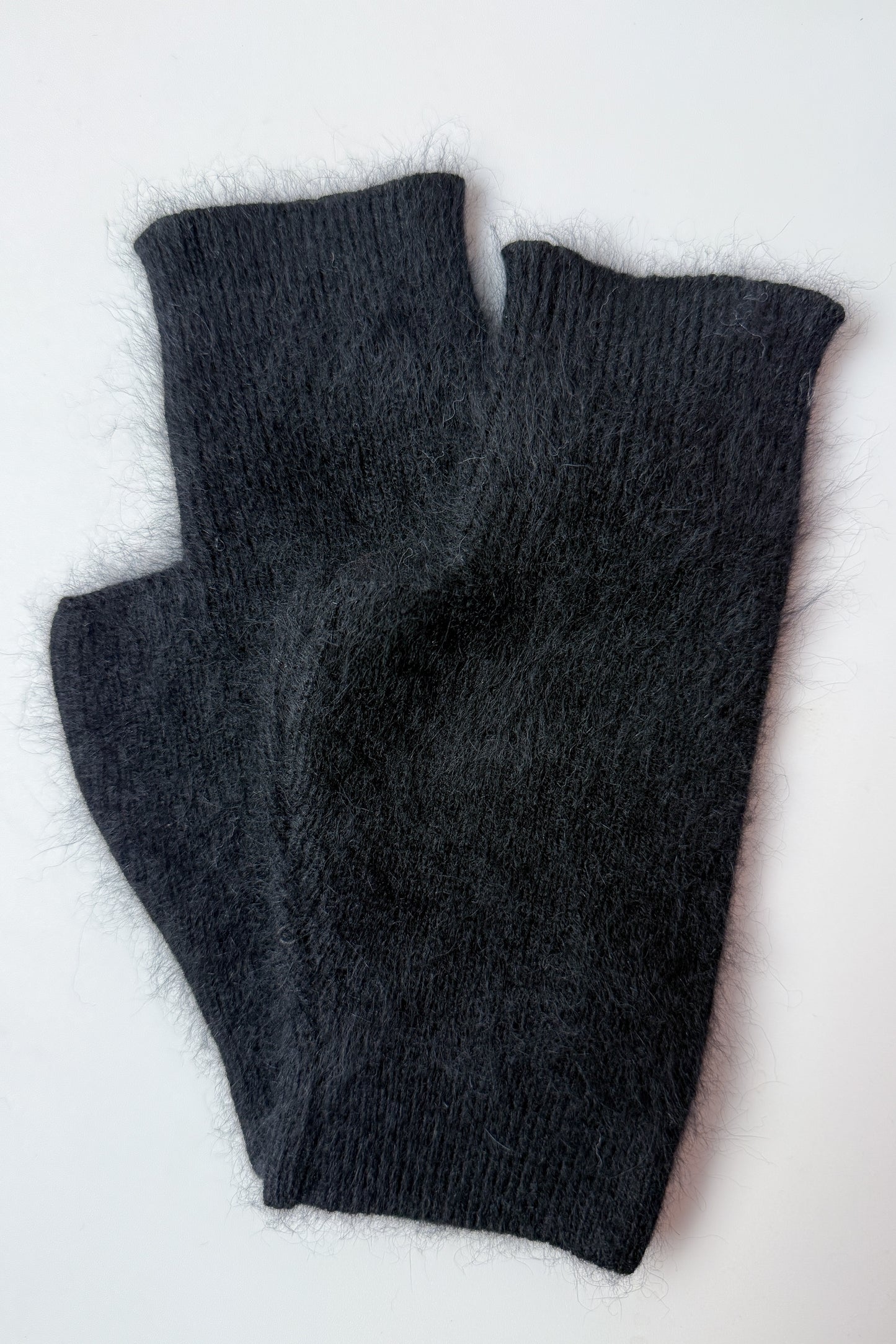 ONGI Cashmere Gloves