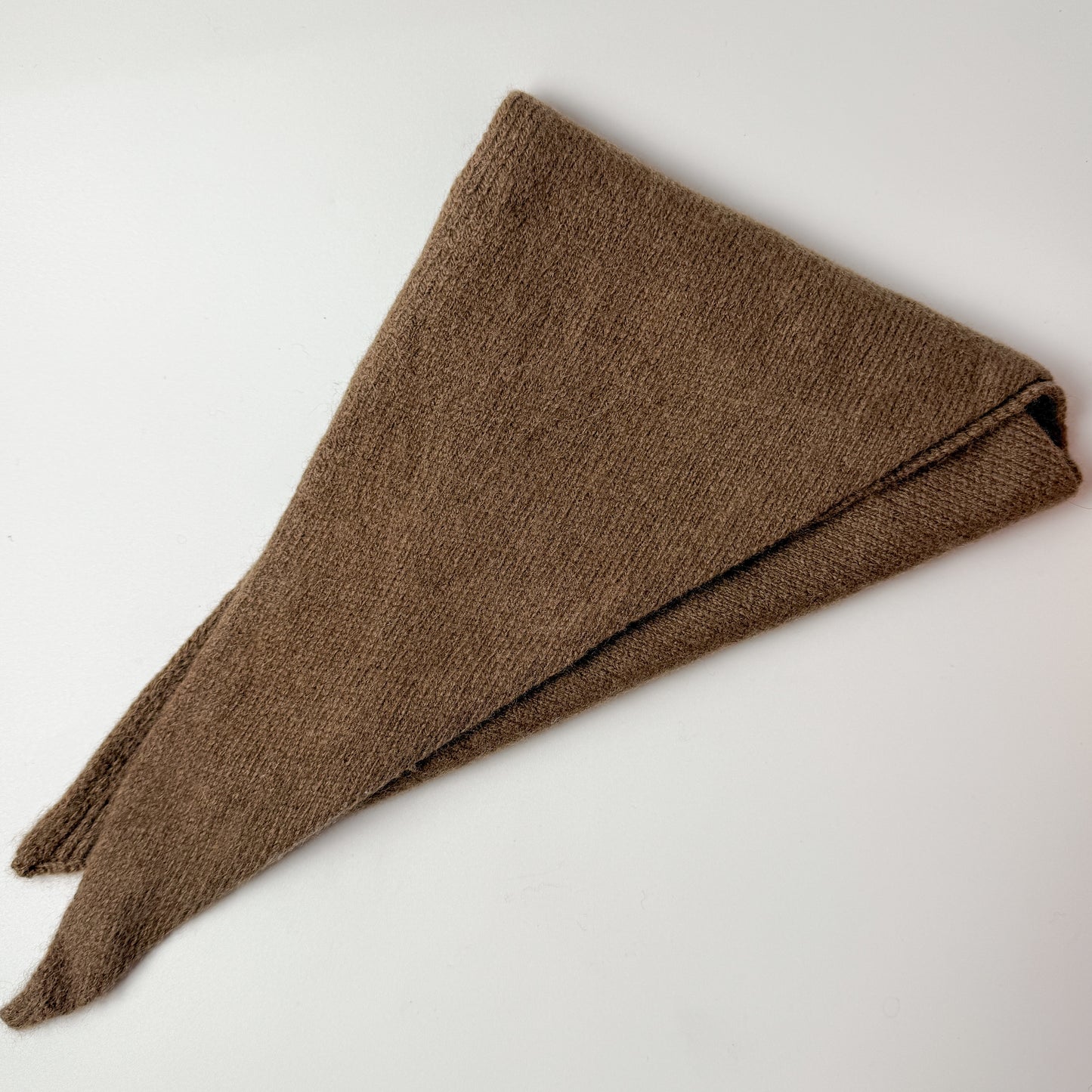 WOOL TRIANGLE Scarf