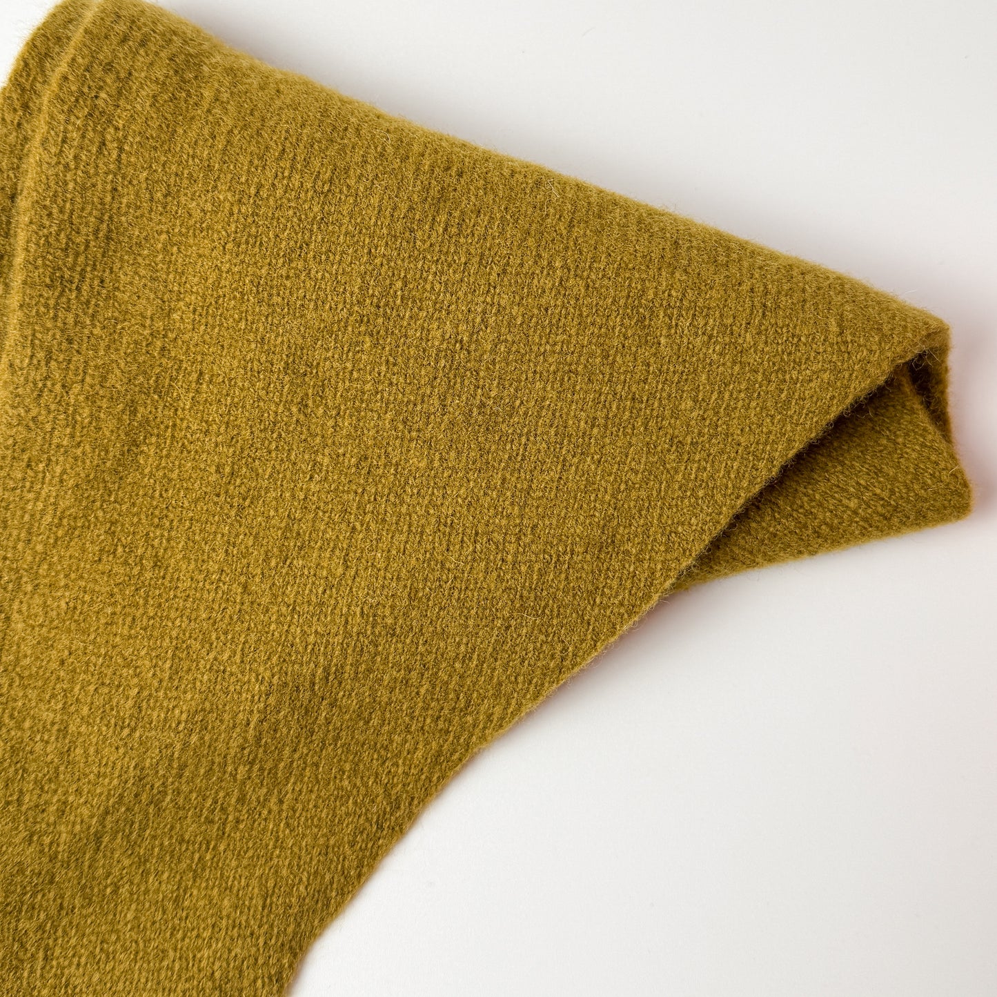 WOOL TRIANGLE Scarf