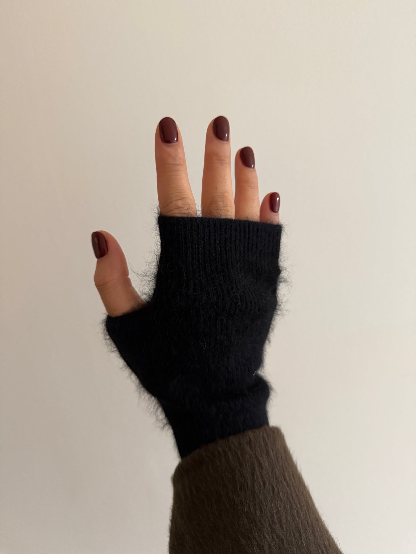 ONGI Cashmere Gloves