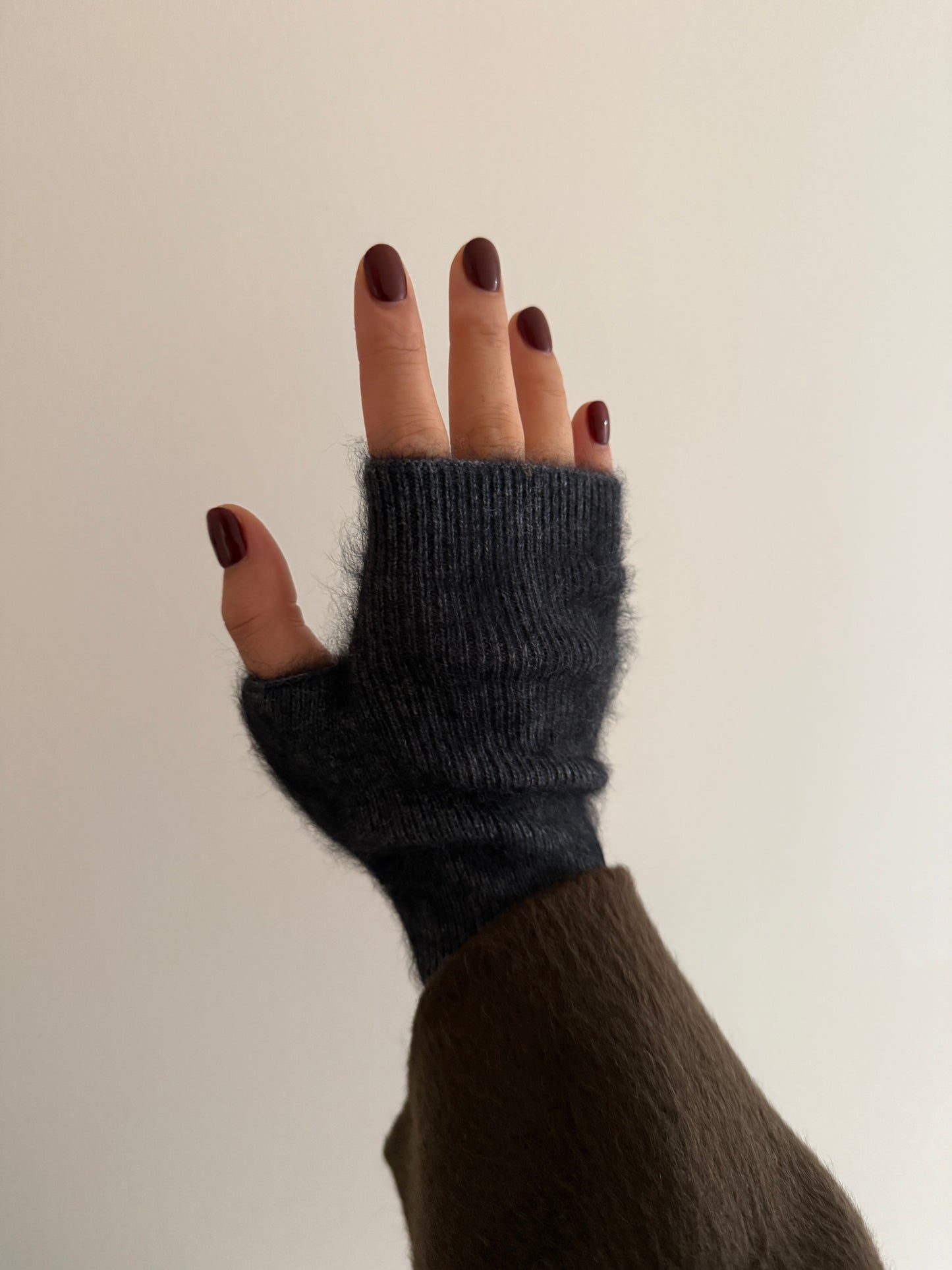 ONGI Cashmere Gloves