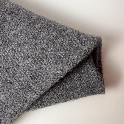 WOOL TRIANGLE Scarf