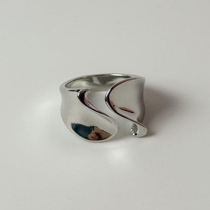 TEUM Ring