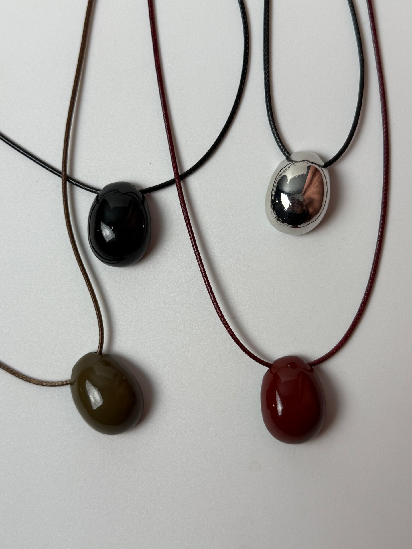 PEBBLE Necklace