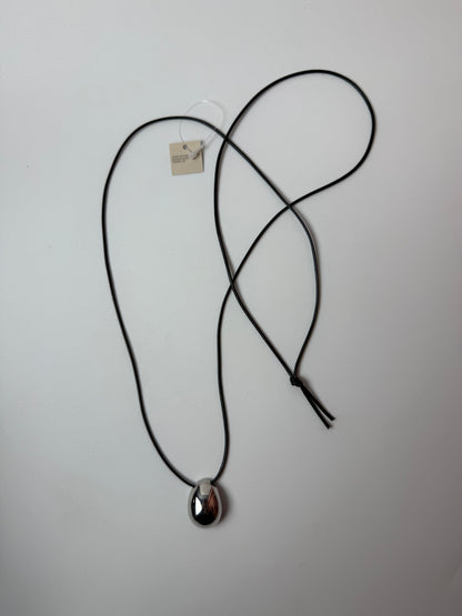 PEBBLE Necklace