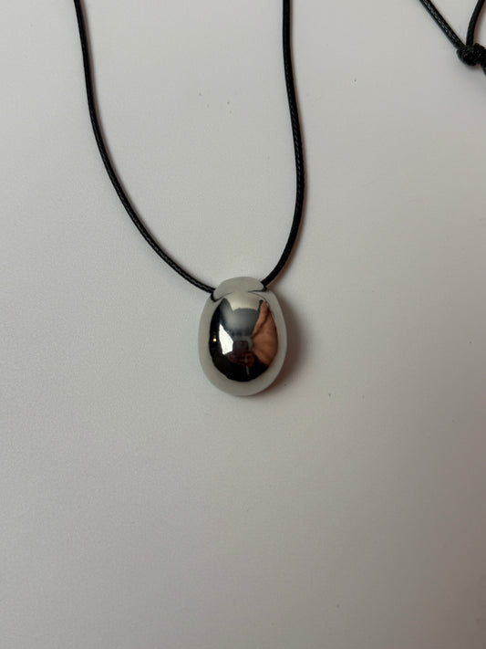 PEBBLE Necklace