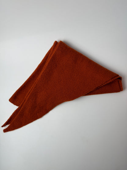WOOL TRIANGLE Scarf