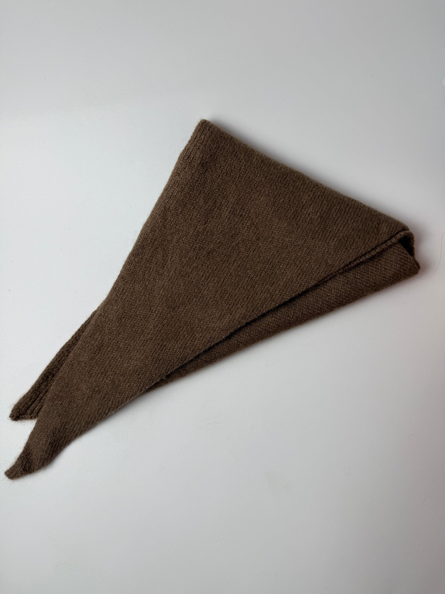 WOOL TRIANGLE Scarf